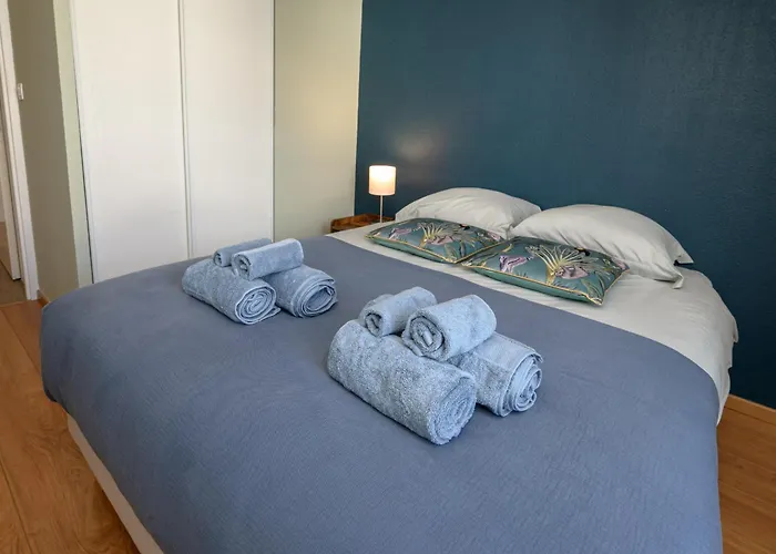 L Antre Ensoleillee Du Minotaure, Parking