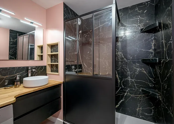 L Antre Ensoleillee Du Minotaure, Parking Daire *