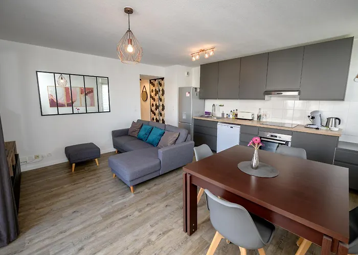 L Antre Ensoleillee Du Minotaure, Parking Appartement