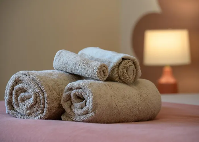 L Antre Ensoleillee Du Minotaure, Parking *